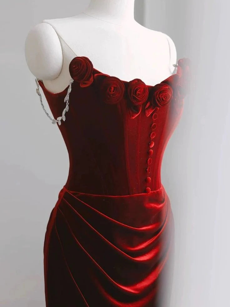 Vestido de noche de terciopelo rojo con hombros descubiertos y estampado floral, elegante vestido de sirena.